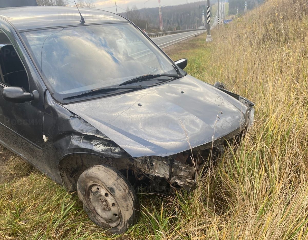 Серьезное дорожно-транспортное происшествие произошло ранним утром 8 ноября в Калуге.