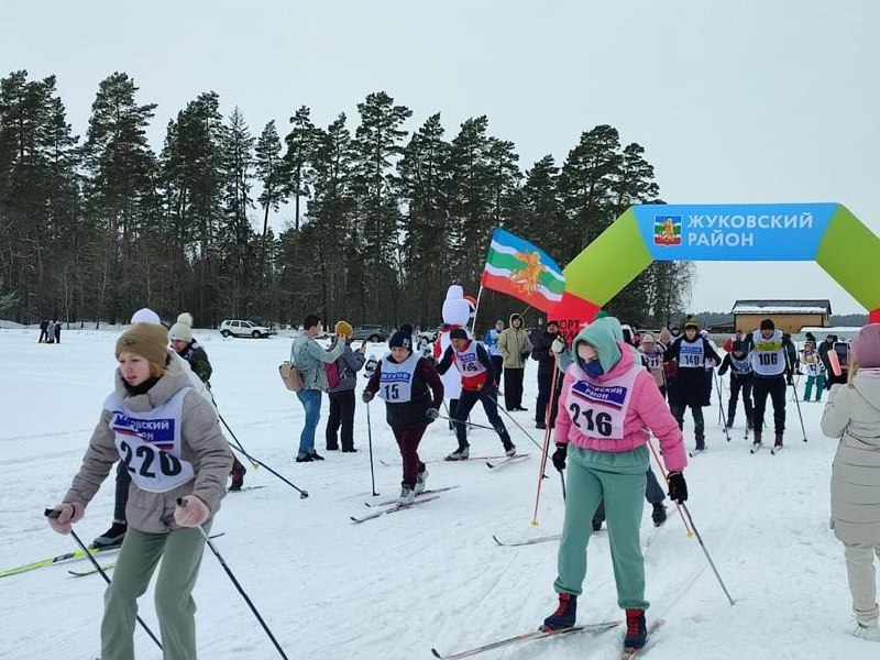 В Жукове стартовали лыжные соревнования.

Бесплатный автобус доставит участников и зрителей в дер...