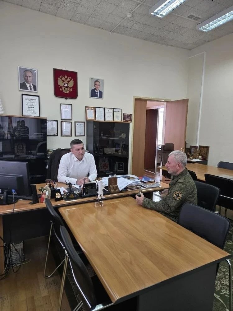 В Малоярославце восстанавливается здоровье 63-летнего участника СВО.

Доброволец Адалет подписал ...