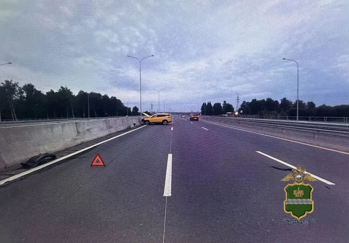 Два человека стали жертвами дорожно-транспортного происшествия, случившегося ночью в Боровском ра...
