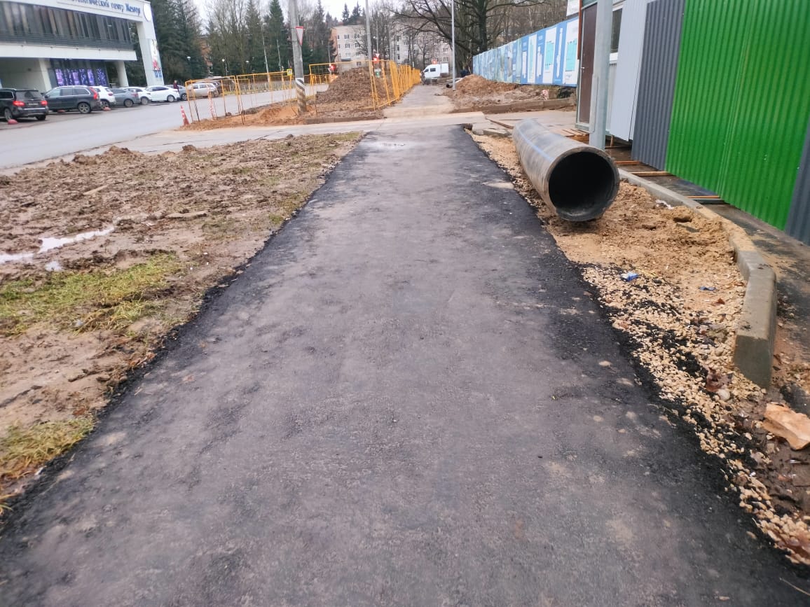 На улице Мира привели в порядок тротуар.

Вокруг стройки ЖК Флагман была грязь из-за подключения ...