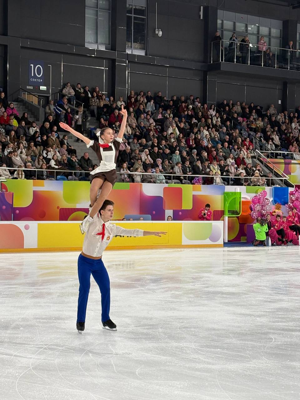 В Калуге прошел Кубок Первого канала по фигурному катанию!

Во Дворце спорта «Центральный» собрал...
