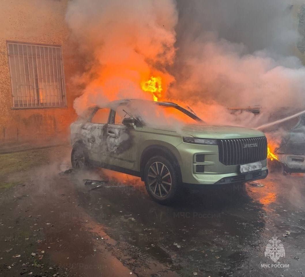 ☄️ В Обнинске на Киевском шоссе сгорели два автомобиля
 
Пожар произошел ещё в пятницу. По предва...